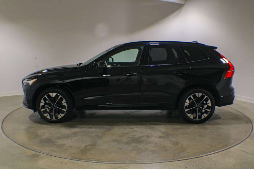 Certified 2026 Volvo XC60 B5 Plus AWD/4WD image 2