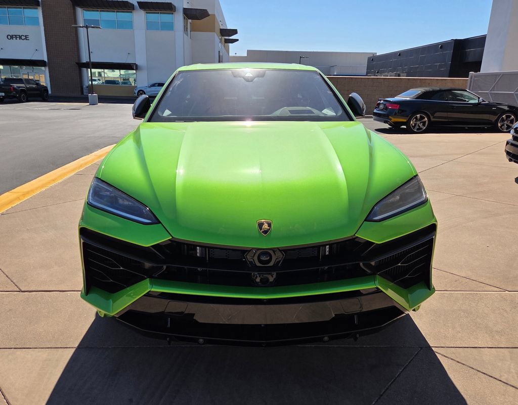 Used 2025 Lamborghini Urus SE AWD/4WD image 2