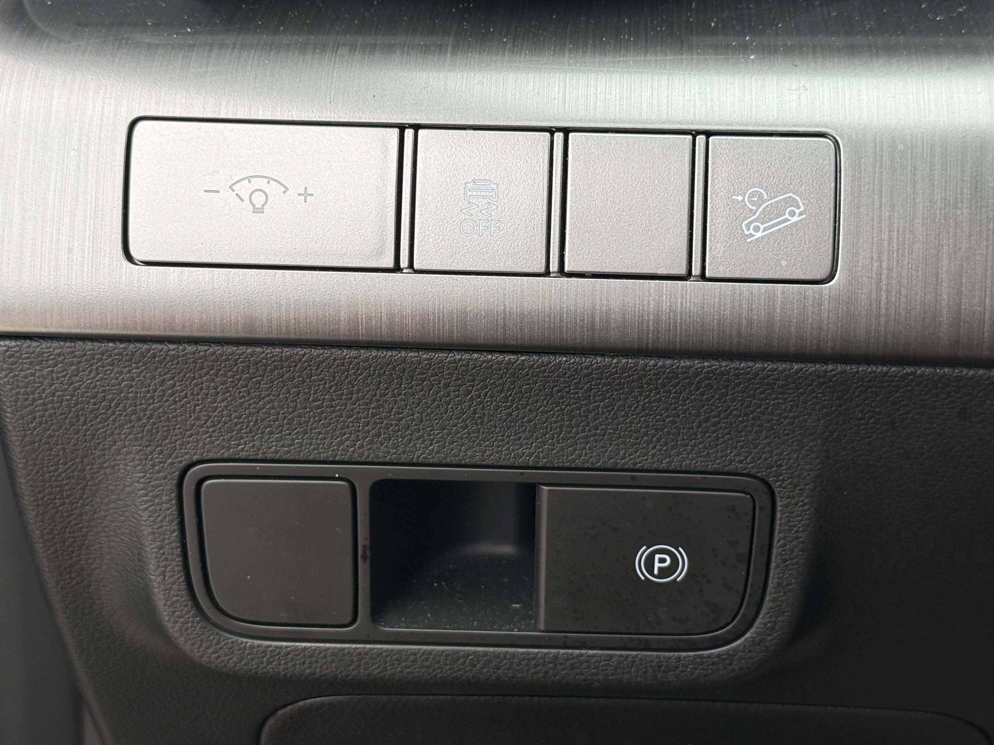 Used 2025 Hyundai Kona SEL AWD/4WD image 25