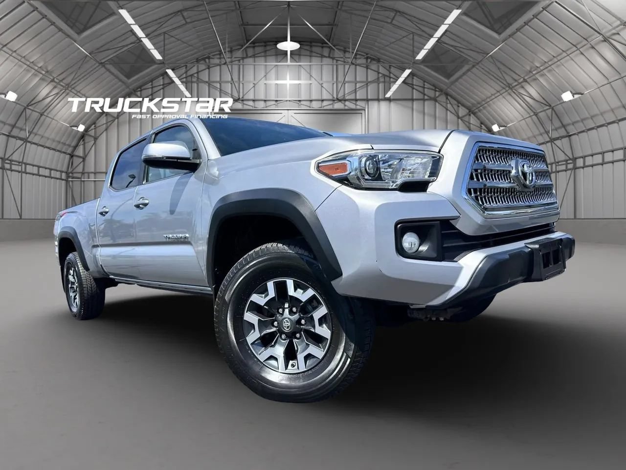 Used 2017 Toyota Tacoma TRD Off-Road w/ Tow Package AWD/4WD image 3