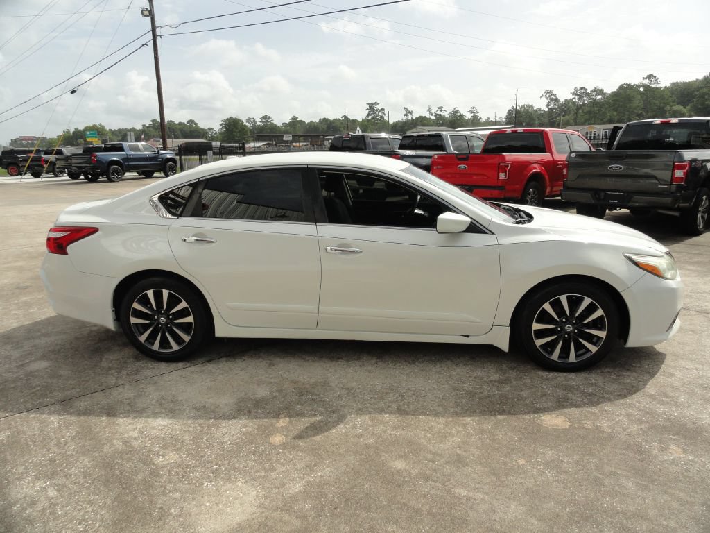 Used 2017 Nissan Altima 2.5 SV FWD image 5