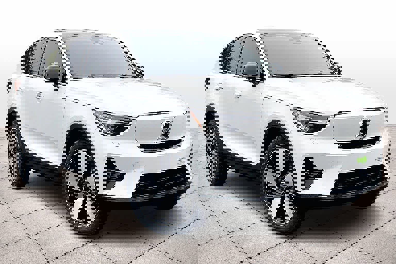 Used 2023 Volvo C40 P8 Recharge Ultimate image 2