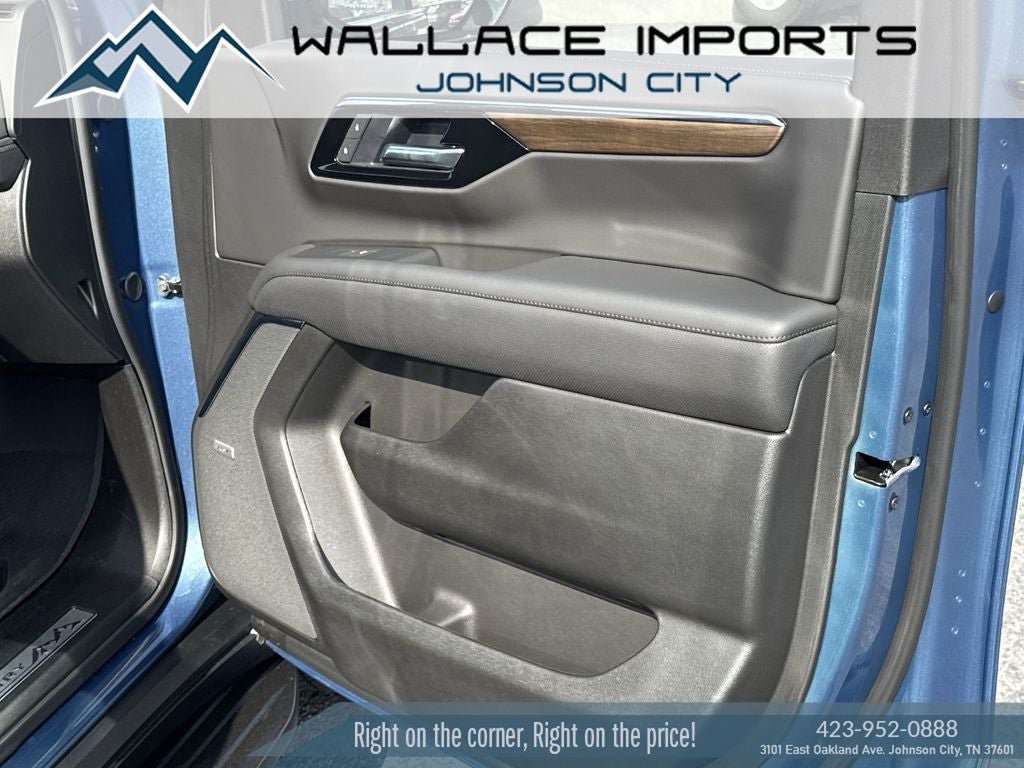 Used 2025 Chevrolet Suburban High Country w/ Sun And Tow Package AWD/4WD image 38