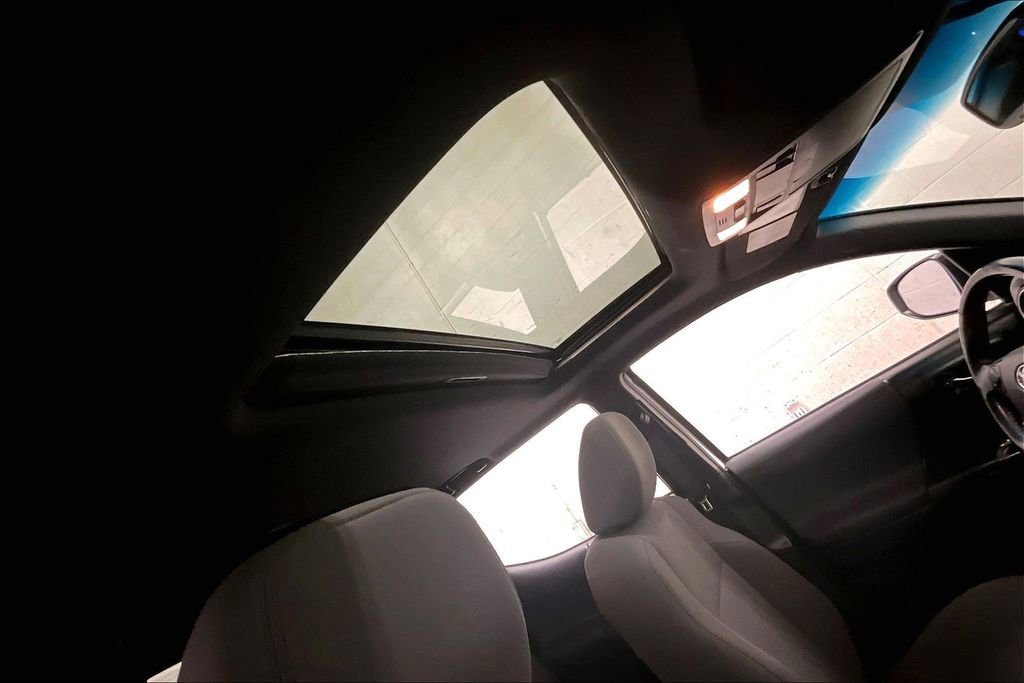 Used 2017 Toyota Tacoma SR5 image 28