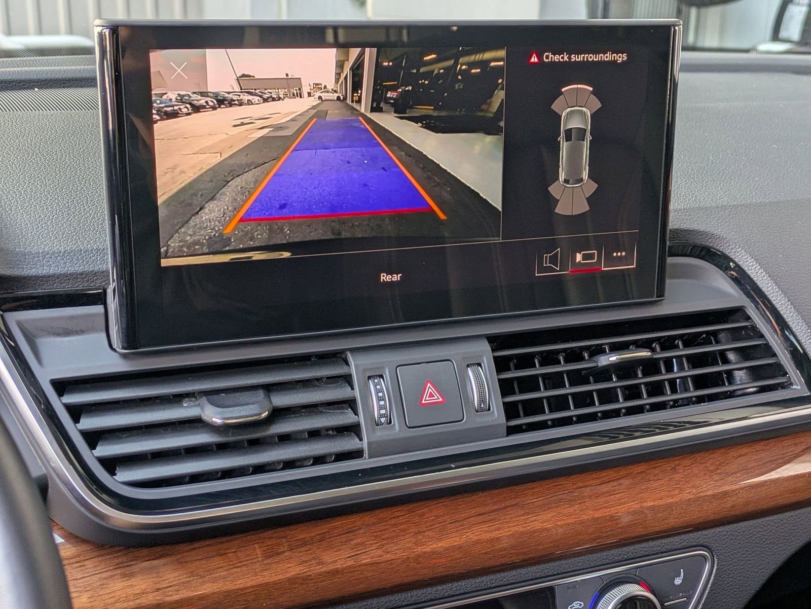 Used 2023 Audi Q5 2.0T Premium w/ Convenience Package image 13