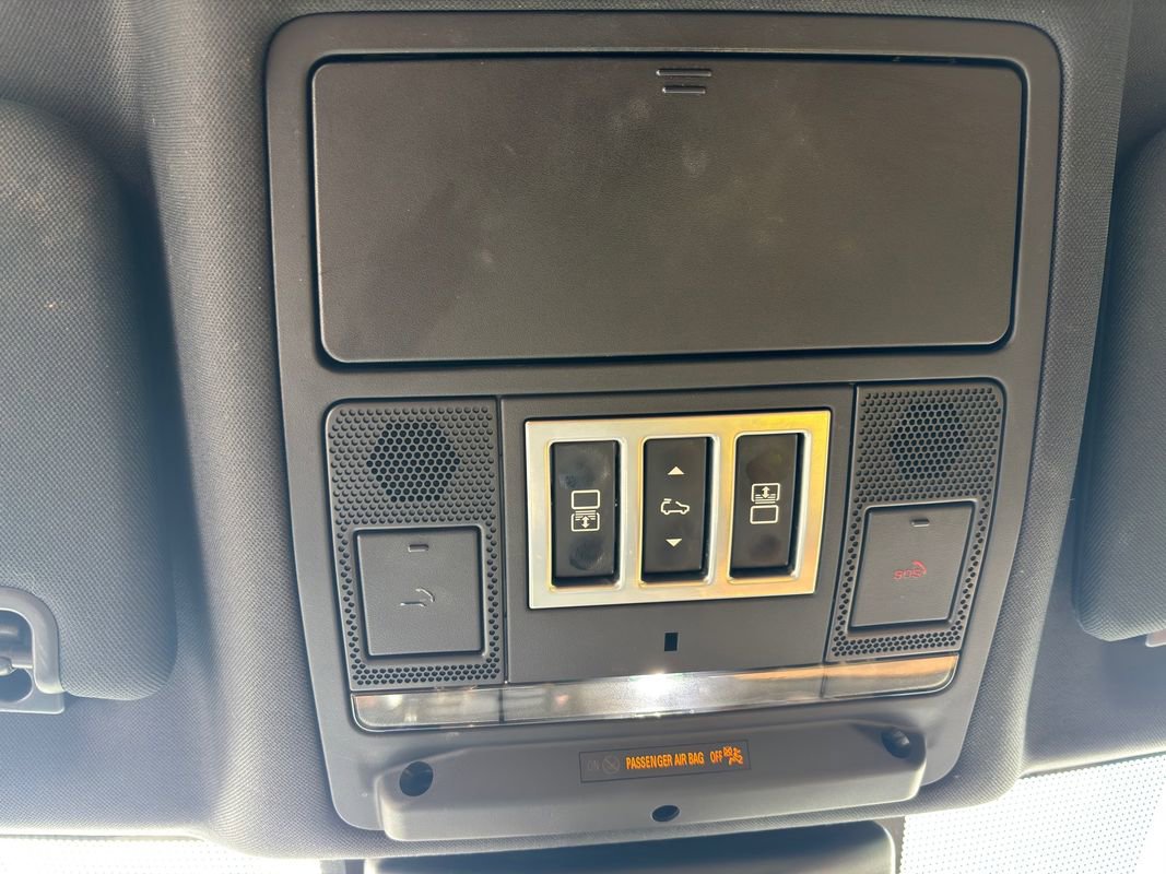 Used 2017 Land Rover Discovery HSE Luxury image 37