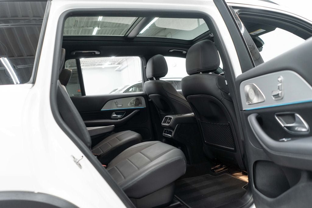 Used 2025 Mercedes-Benz GLS 450 4MATIC image 11