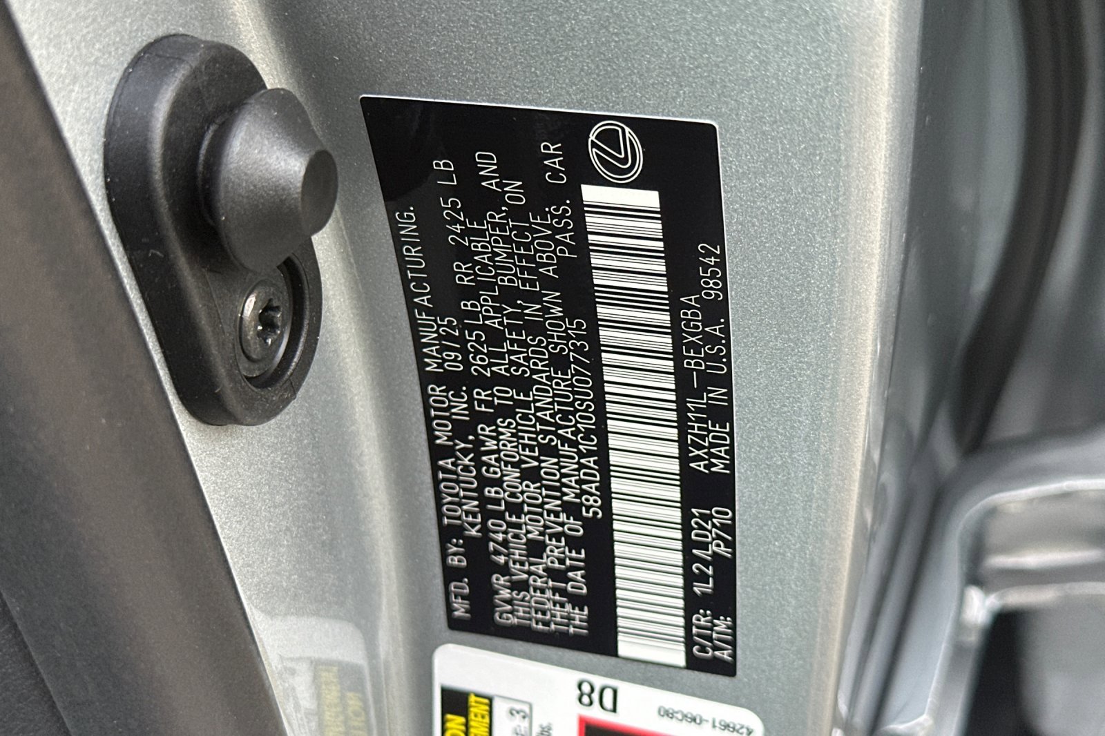 New 2025 Lexus ES 300h w/ Premium Package image 26