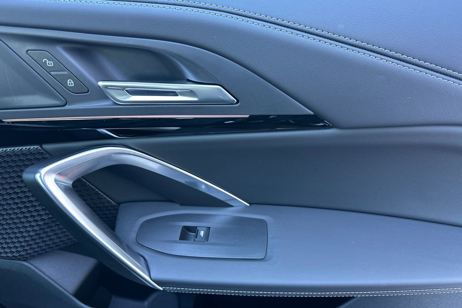 Used 2025 BMW X1 xDrive28i w/ Technology Package image 22