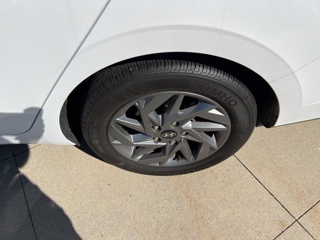 Used 2024 Hyundai Elantra SEL FWD image 13