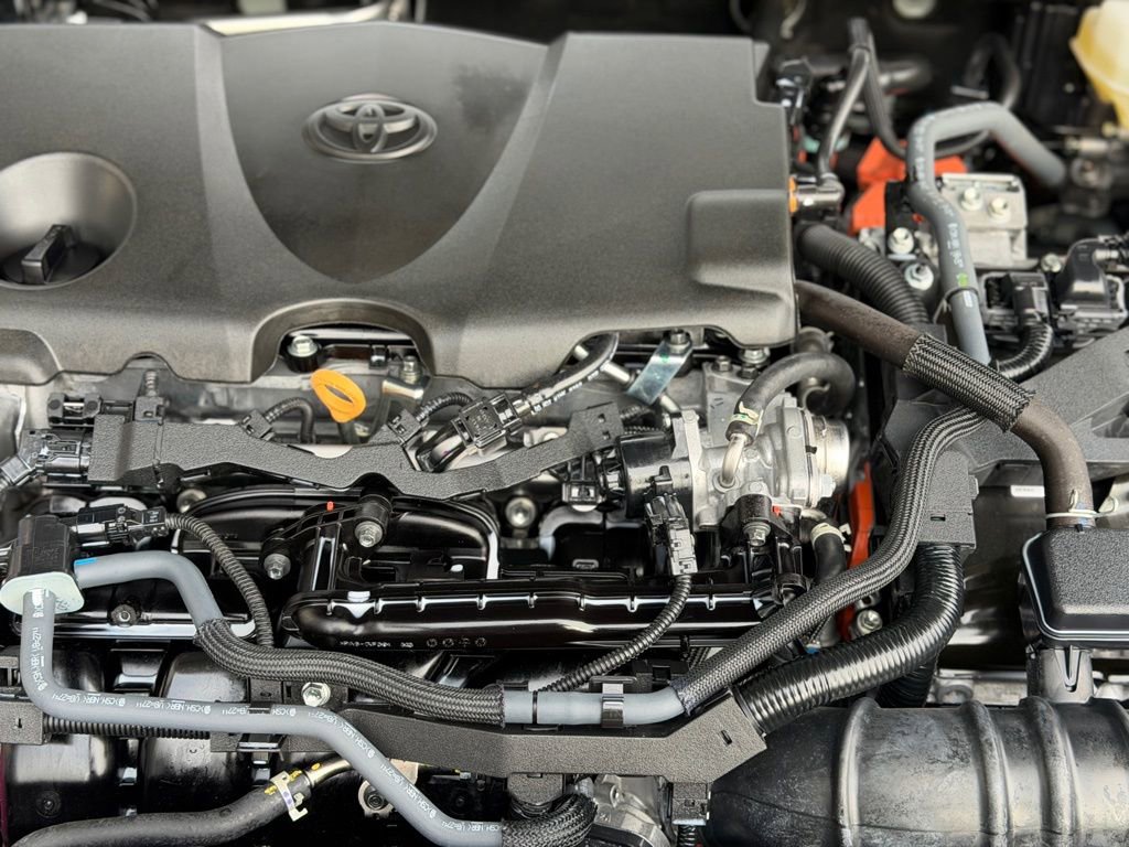 Used 2025 Toyota Camry SE image 8