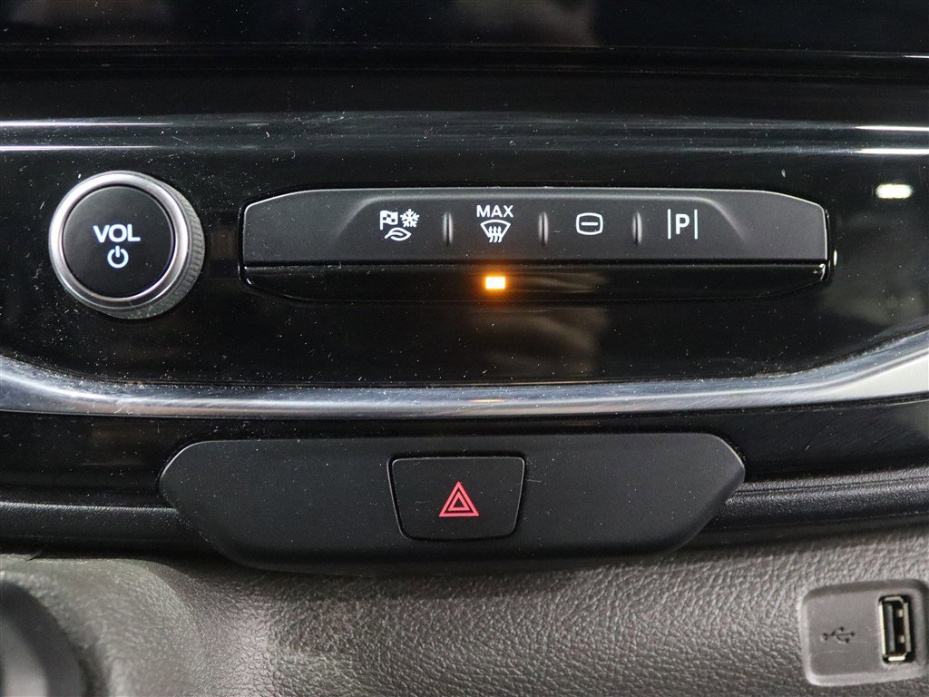 Used 2023 Ford Transit 350 XLT image 29