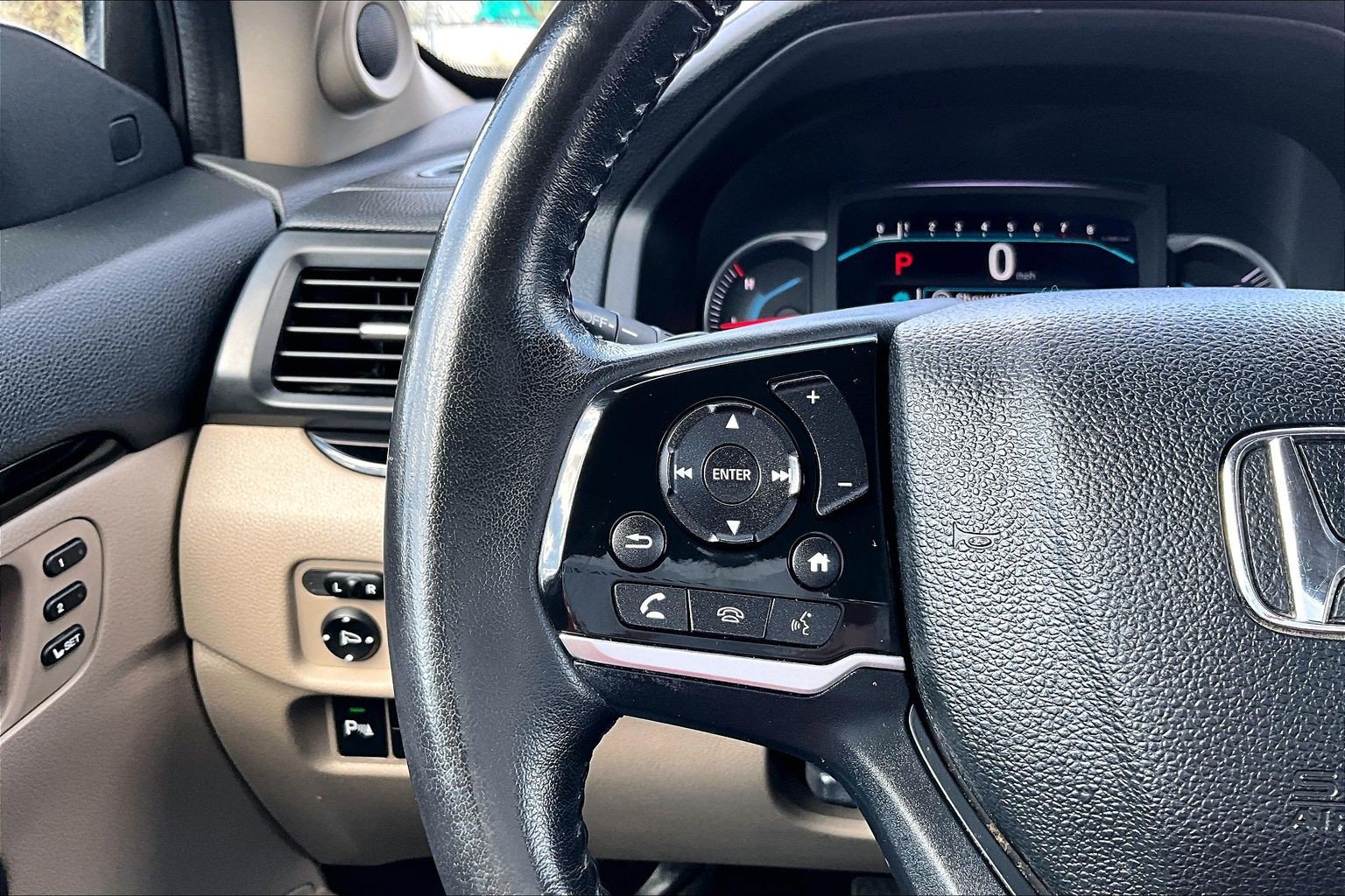 Used 2019 Honda Pilot Touring image 19