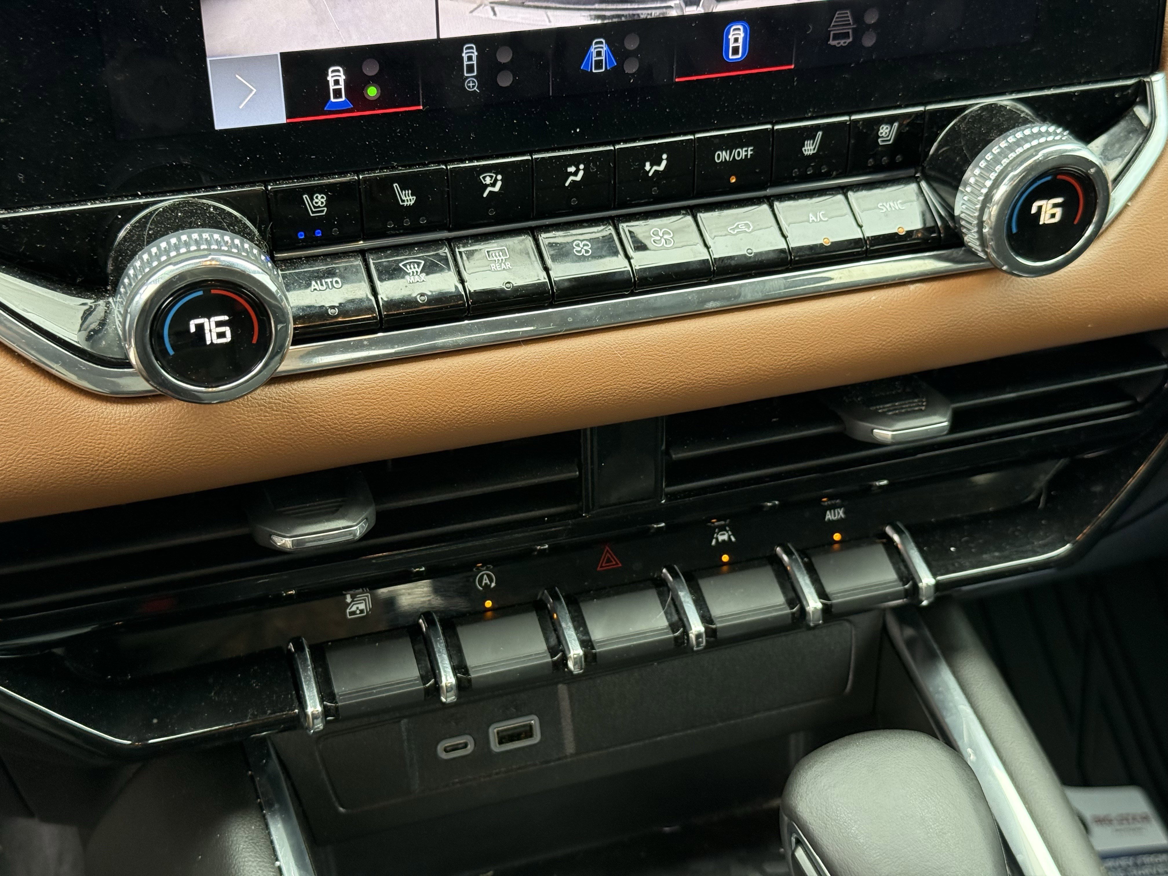 Used 2024 GMC Canyon AT4 w/ AT4 Premium Package image 19