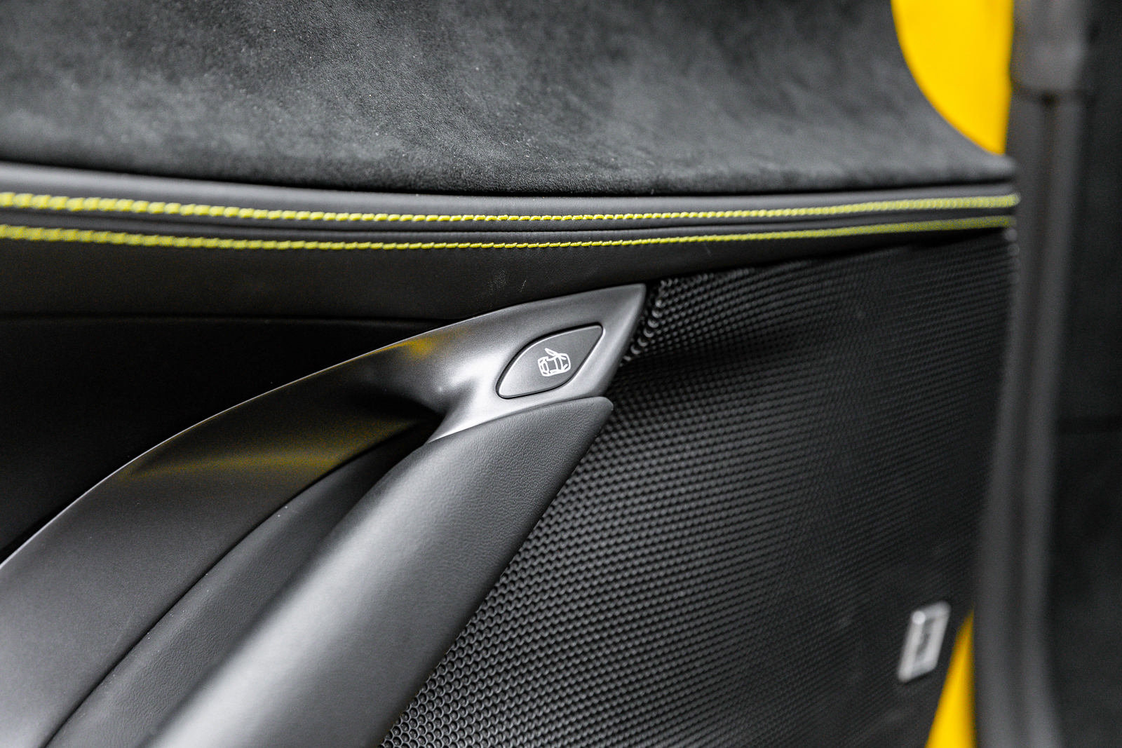 Certified 2022 Ferrari SF90 Stradale image 36