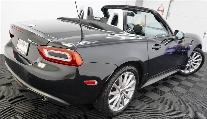Used 2017 FIAT 124 Spider Lusso RWD image 6