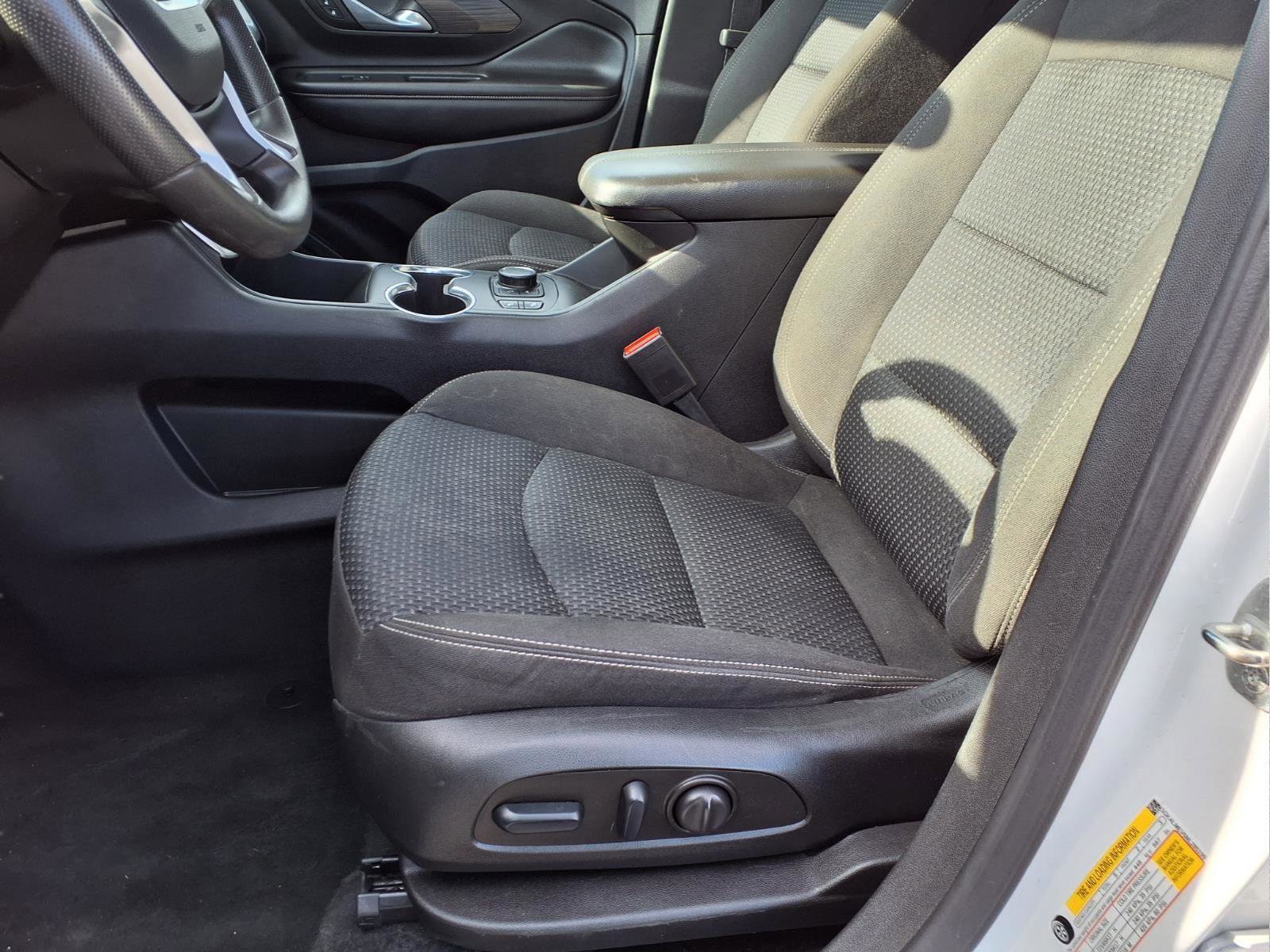 Used 2022 GMC Terrain SLE w/ Driver Convenience Package image 18