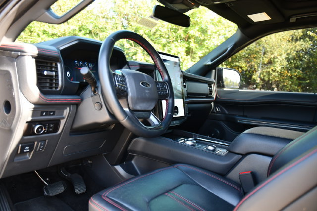Used 2023 Ford Expedition Limited AWD/4WD image 13