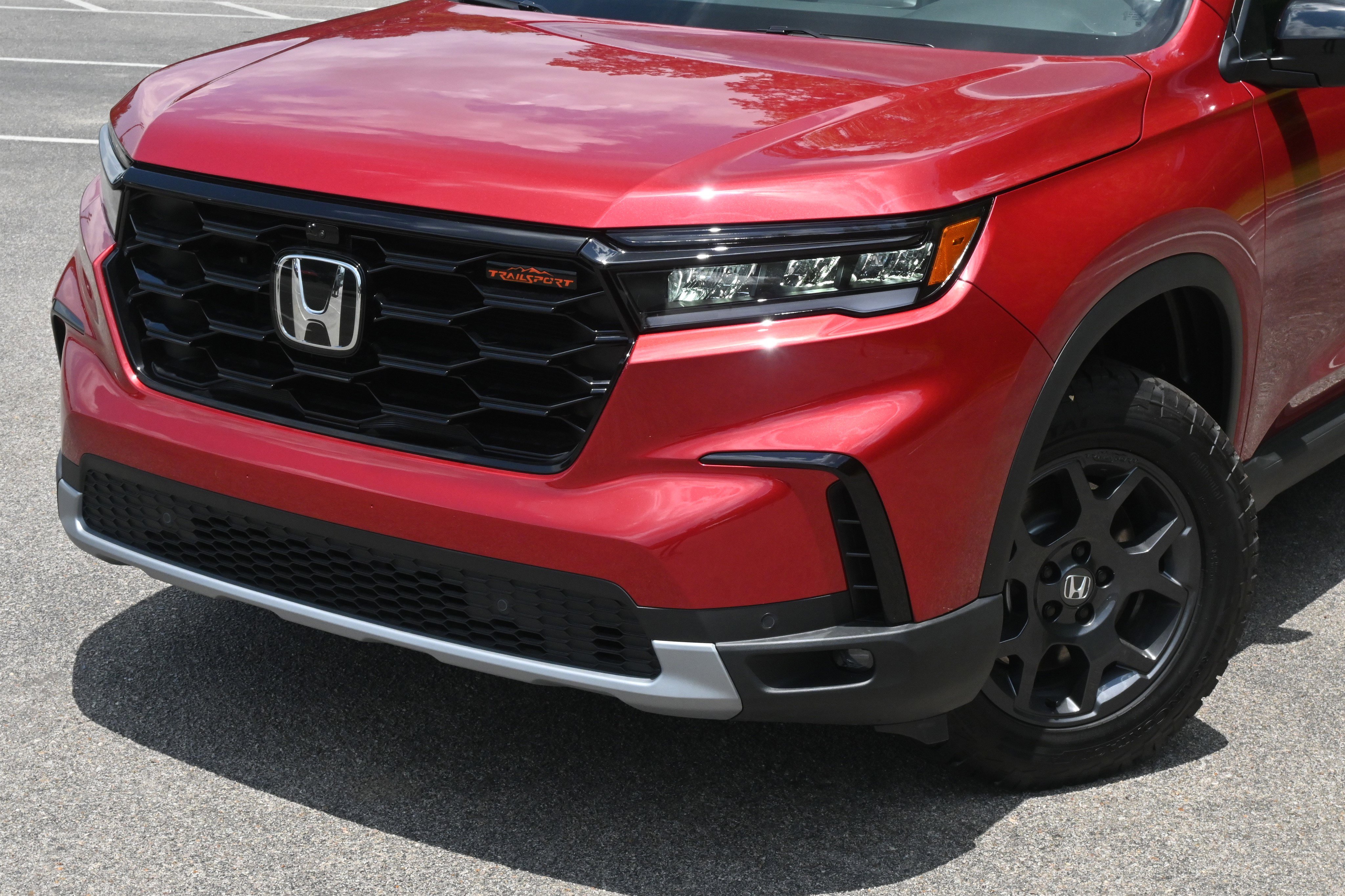 Used 2025 Honda Pilot TrailSport image 13