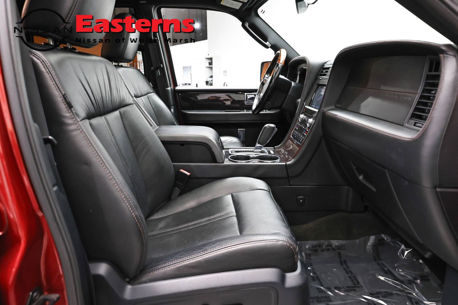 Used 2016 Lincoln Navigator Reserve AWD/4WD image 23