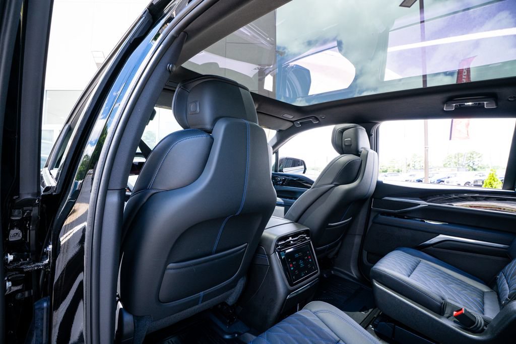 Used 2026 Cadillac Escalade IQ Sport 1 w/ LPO, Floor Liner Package AWD/4WD image 47