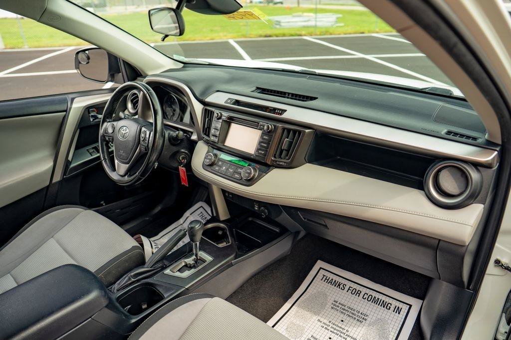 Used 2018 Toyota RAV4 XLE FWD image 19