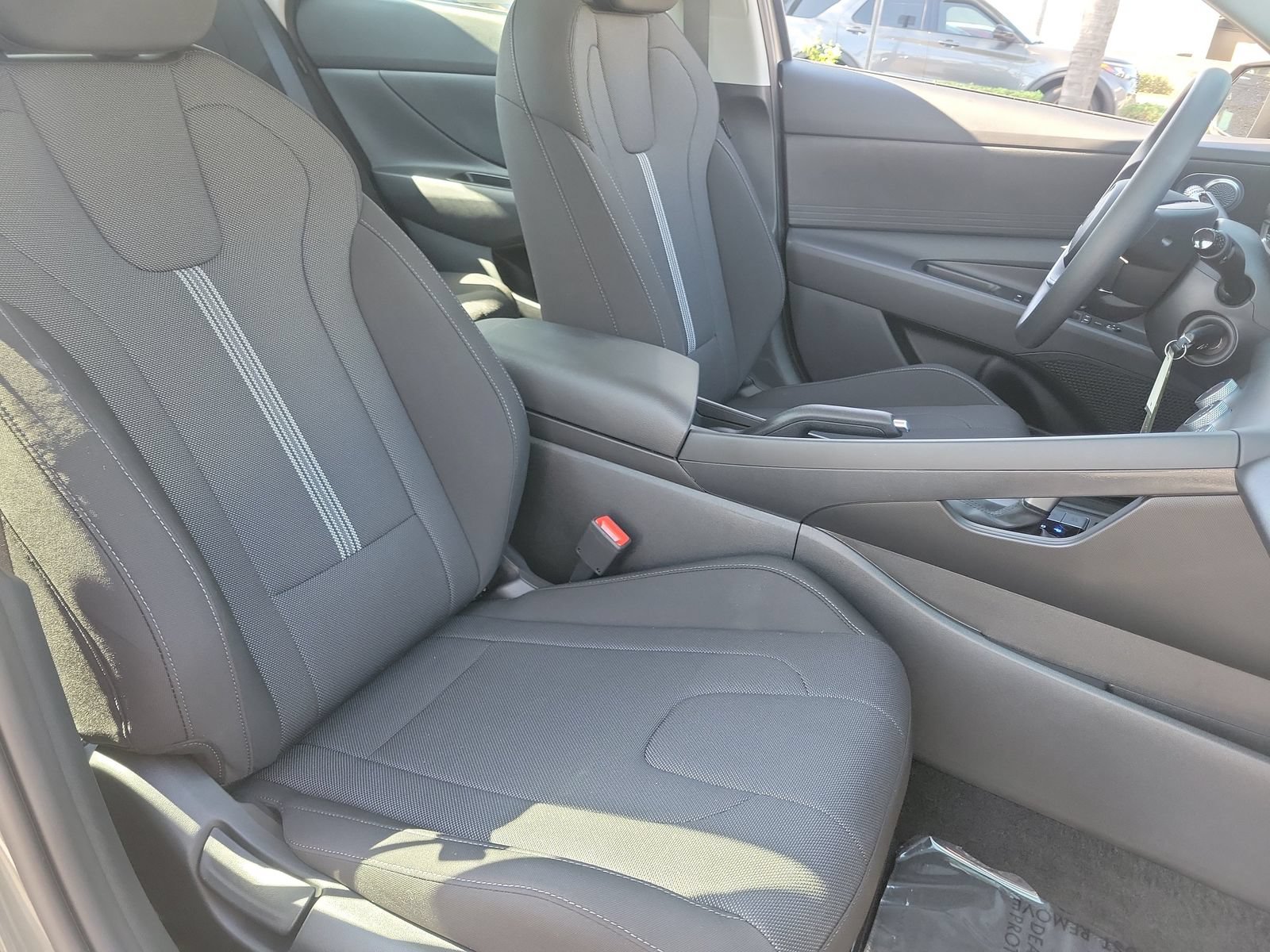 Certified 2026 Hyundai Elantra SE w/ Cargo Package FWD image 22
