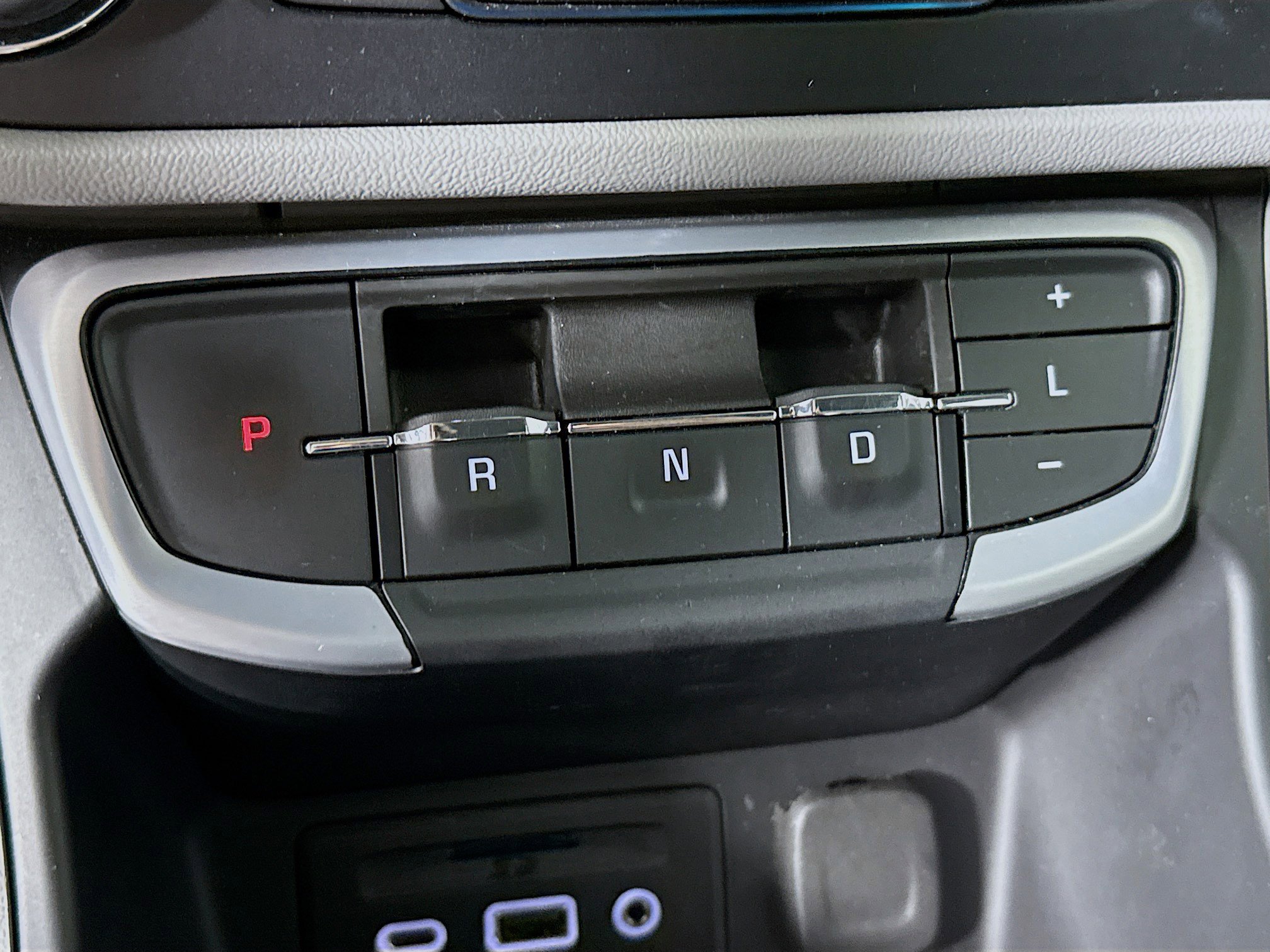 Used 2024 GMC Terrain SLT image 19