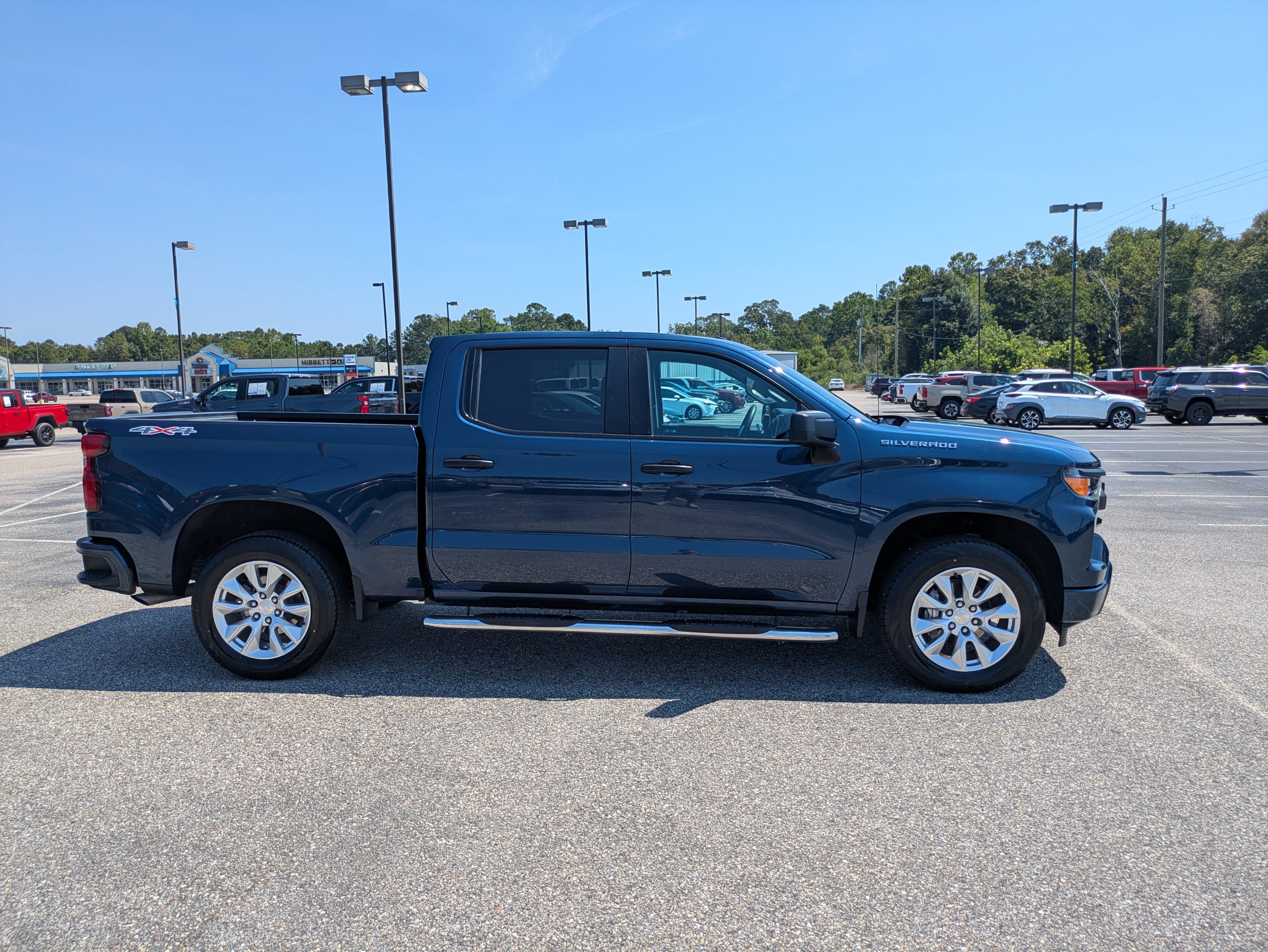 Used 2023 Chevrolet Silverado 1500 Custom image 7