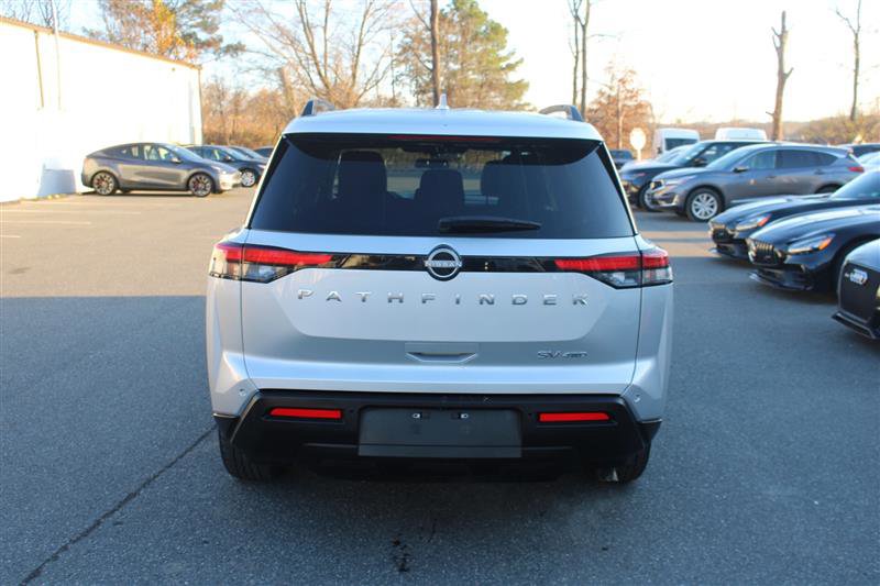 Used 2024 Nissan Pathfinder SV image 6