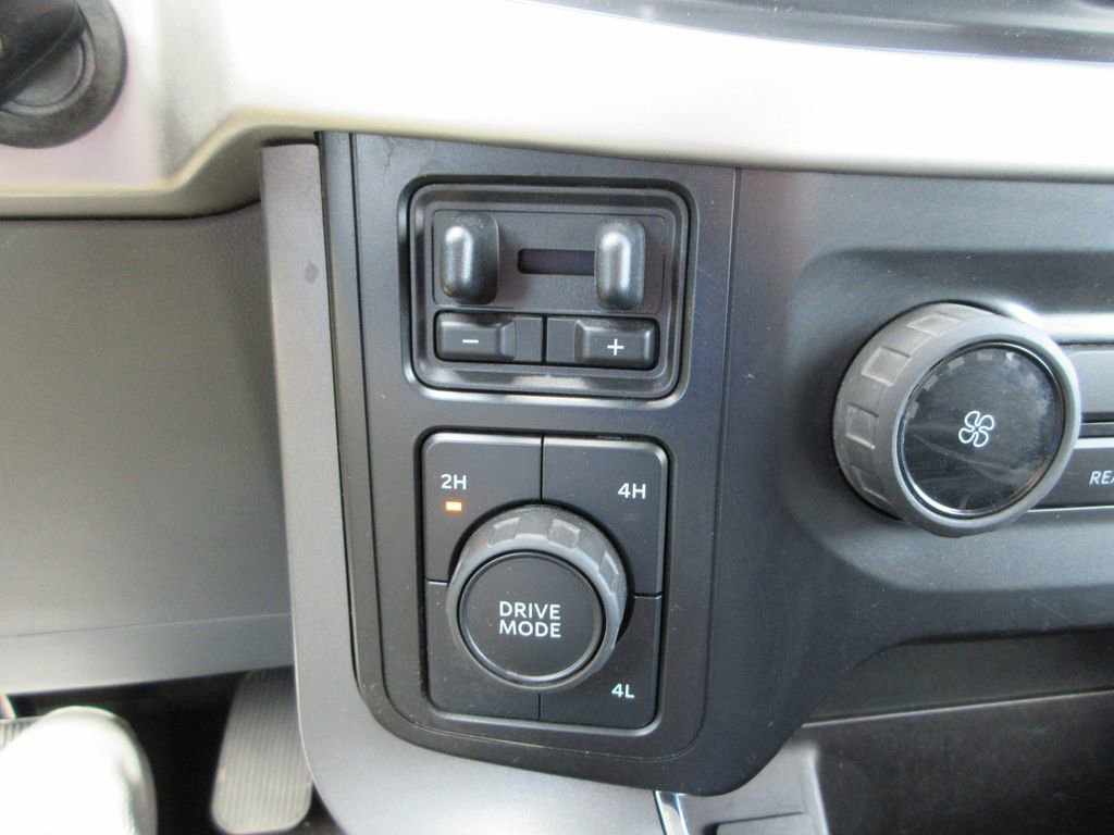 Used 2021 Ford F150 XLT AWD/4WD image 32
