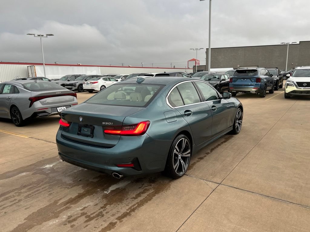 Used 2020 BMW 330i xDrive Sedan w/ Premium Package AWD/4WD image 3