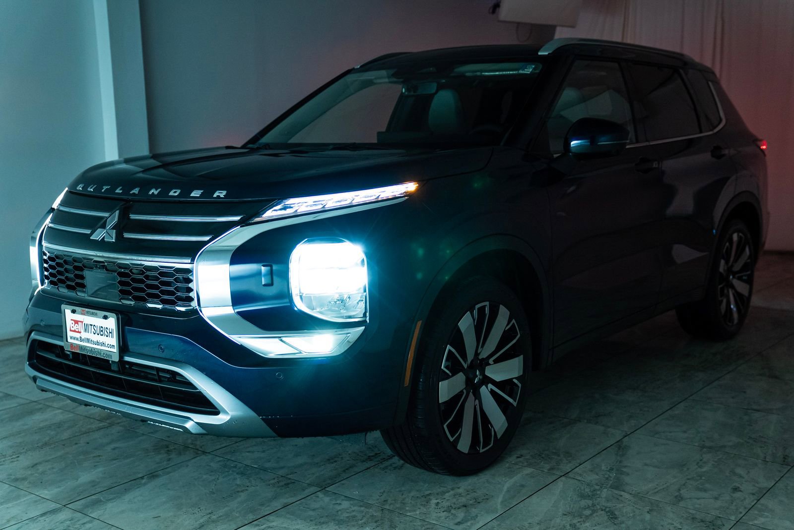 Used 2025 Mitsubishi Outlander SE image 38