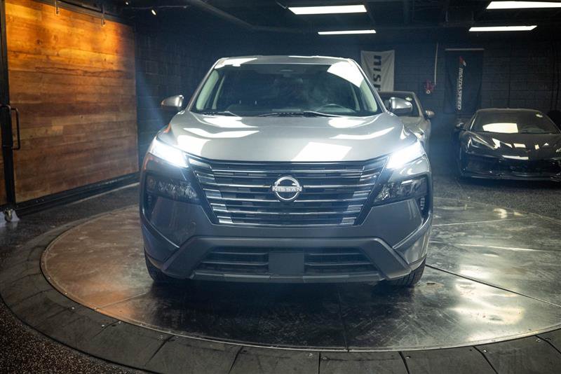 Used 2024 Nissan Rogue SV FWD image 4