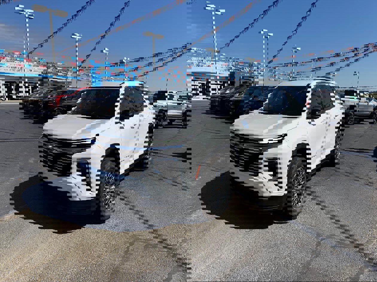 Used 2024 Chevrolet Traverse LT