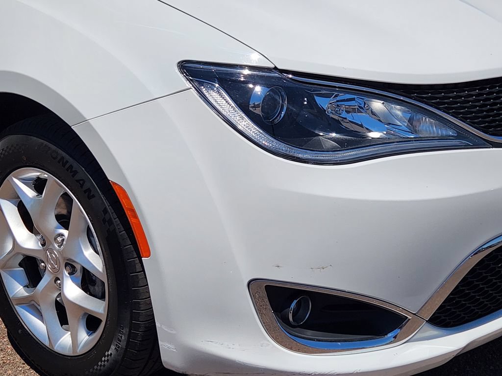 Used 2020 Chrysler Pacifica Limited FWD image 28