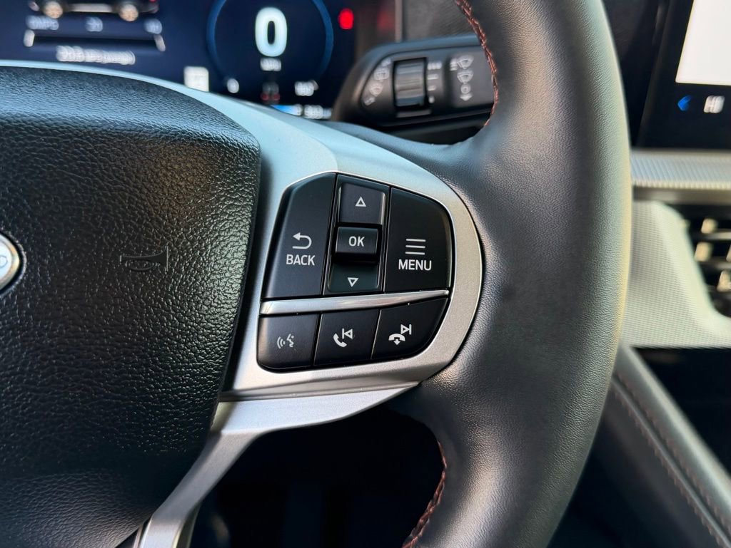 Used 2025 Ford Explorer Active image 22