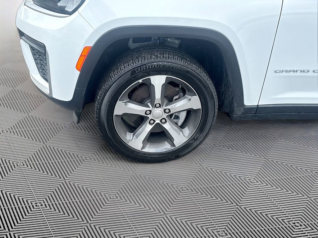 New 2026 Jeep Grand Cherokee L Limited RWD image 35