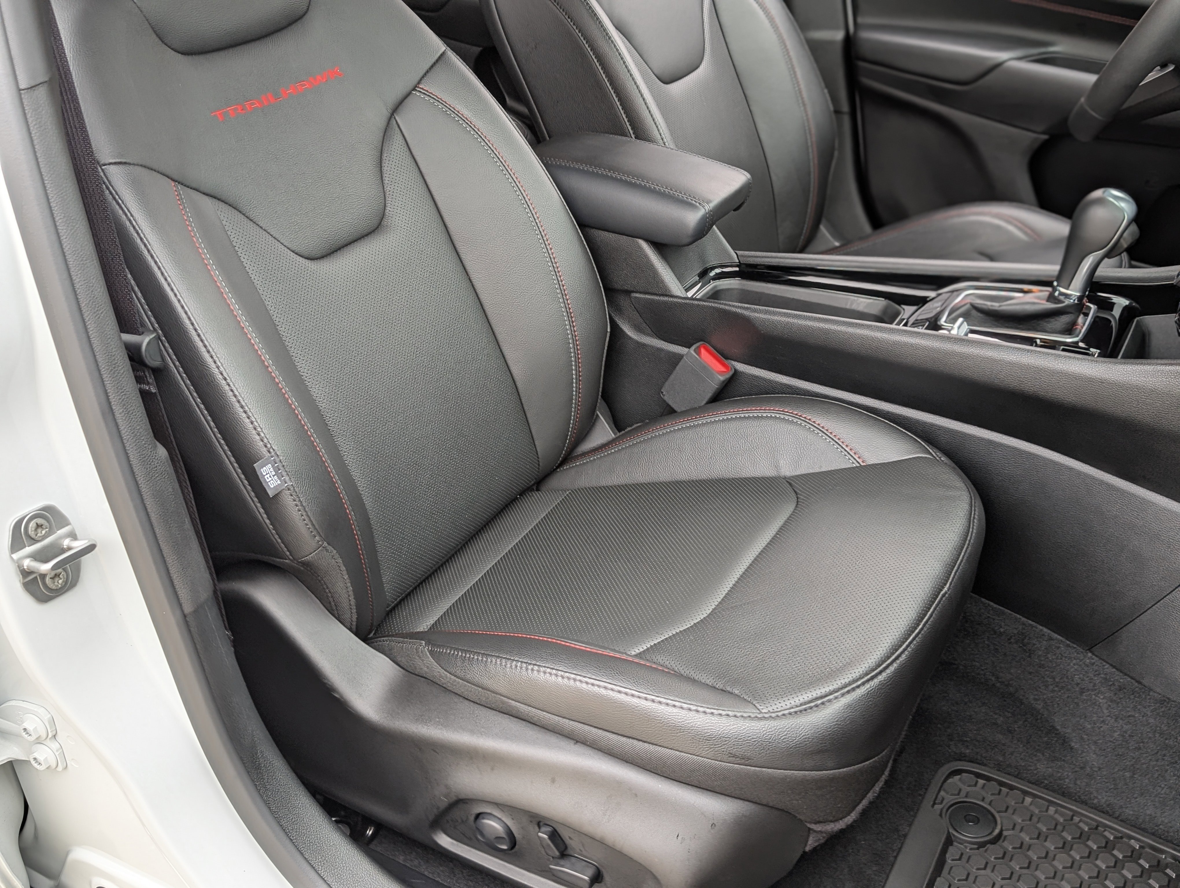 Used 2025 Jeep Compass Trailhawk w/ Trailhawk Elite Group image 19