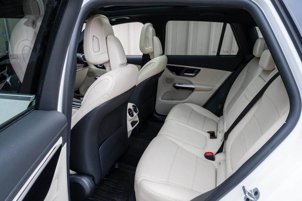 Used 2023 Mercedes-Benz GLC 300 4MATIC image 28