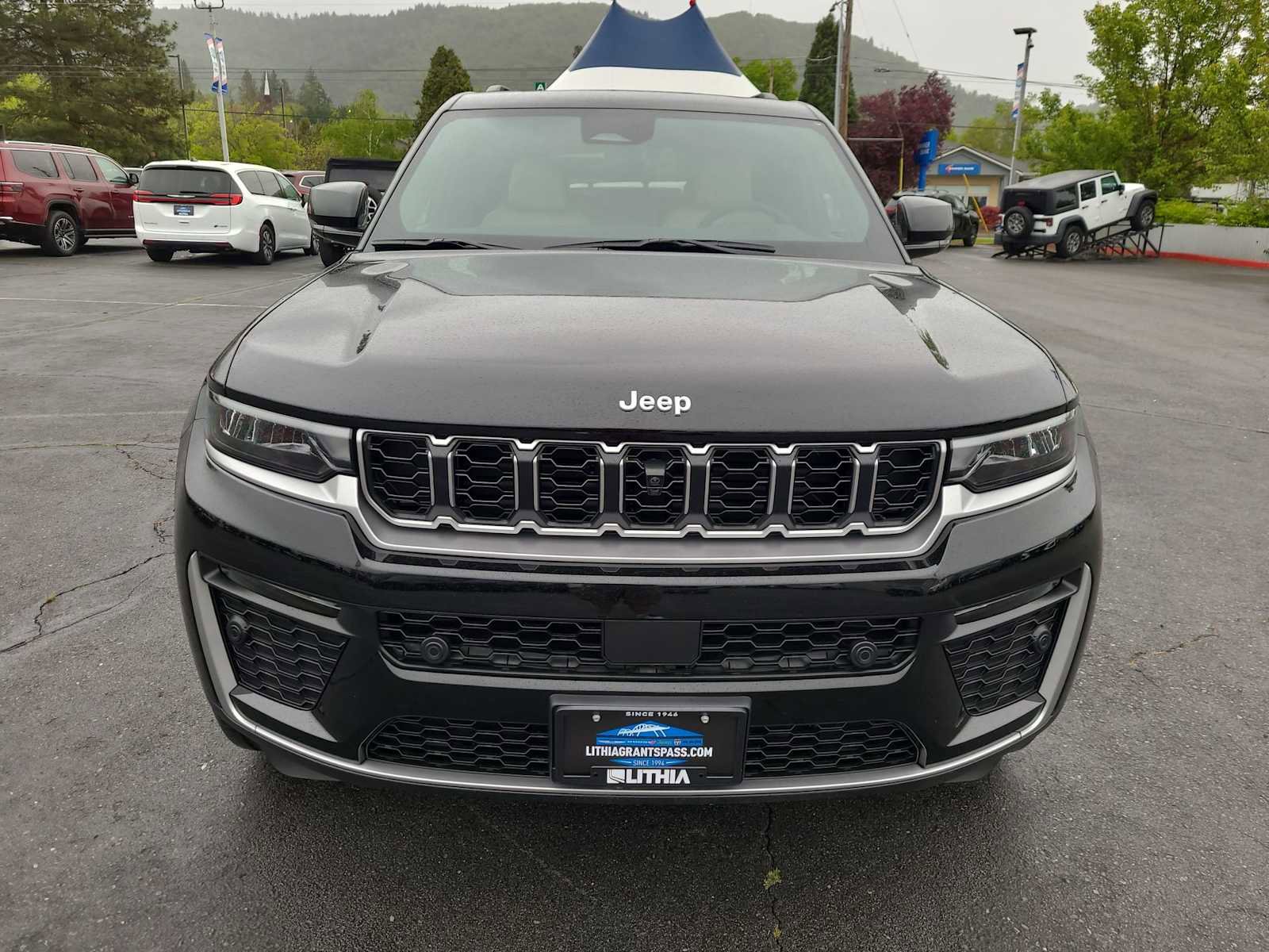 New 2026 Jeep Grand Cherokee Limited w/ Luxury Tech Group II AWD/4WD image 14