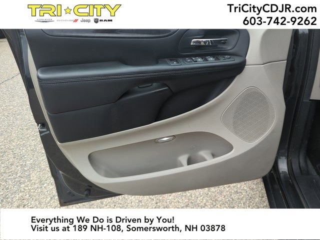 Used 2012 Dodge Grand Caravan SXT image 16