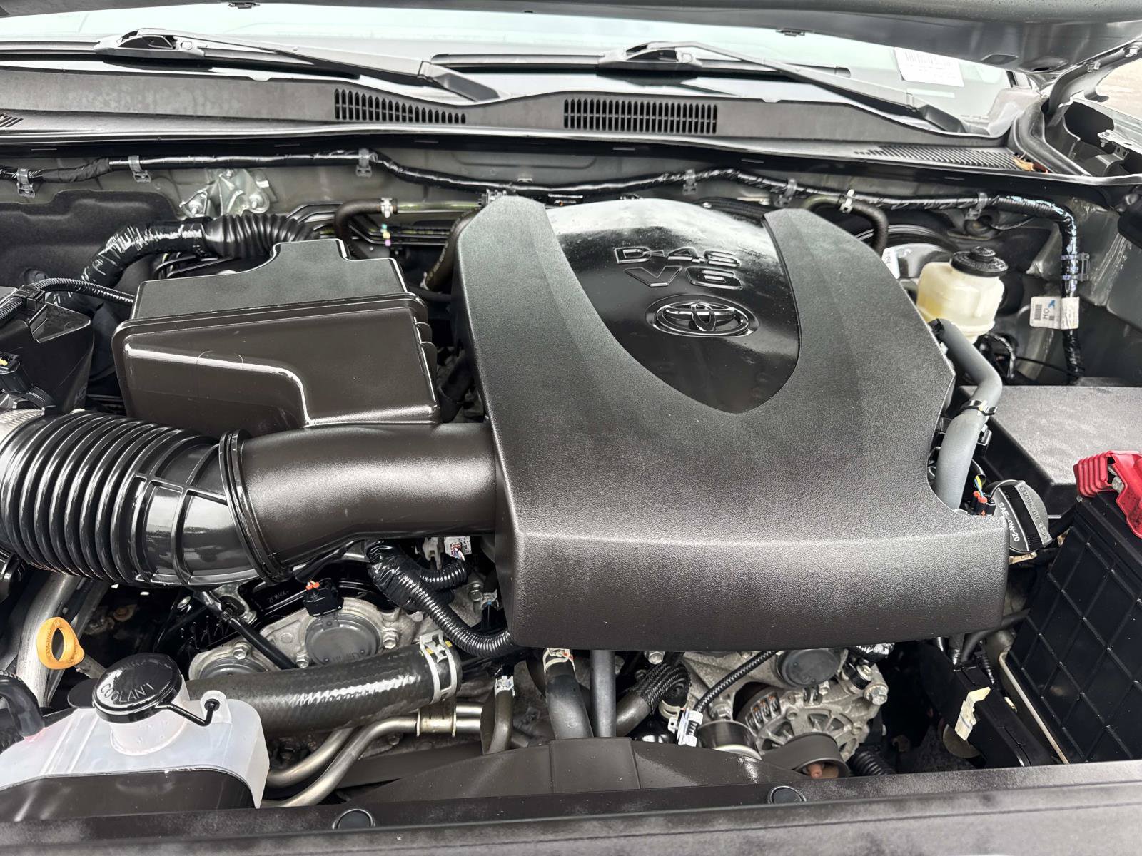 Used 2022 Toyota Tacoma SR AWD/4WD image 38