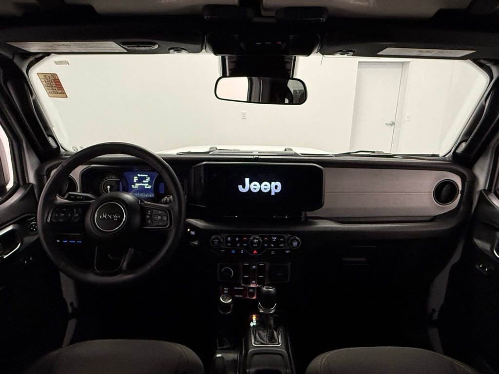 Used 2024 Jeep Wrangler Unlimited image 16