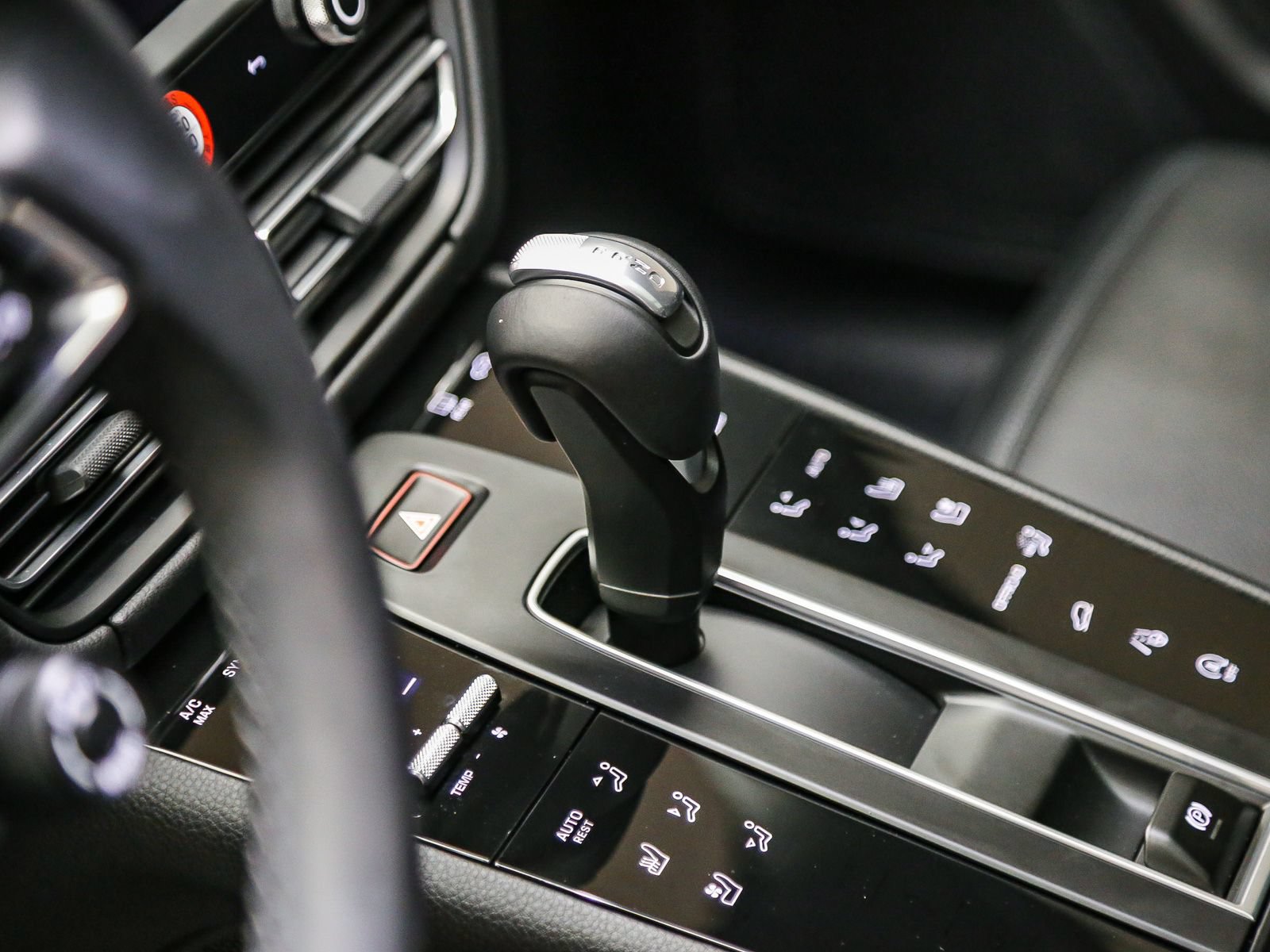 Certified 2026 Porsche Macan AWD/4WD image 24