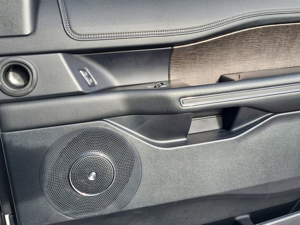 Used 2019 Ford Expedition Limited w/ Special Edition Package image 16