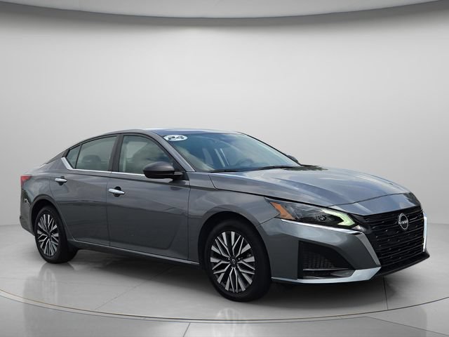 Used 2024 Nissan Altima 2.5 SV AWD/4WD image 8