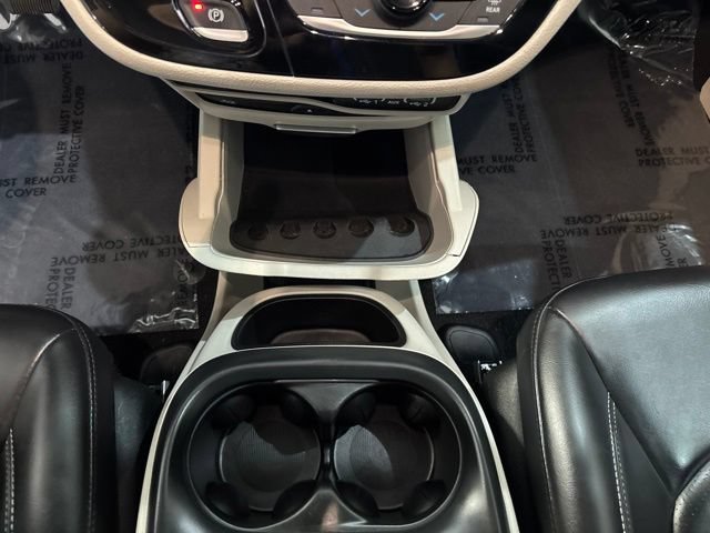 Used 2023 Chrysler Pacifica Touring-L w/ Uconnect Theater Family Group AWD/4WD image 32