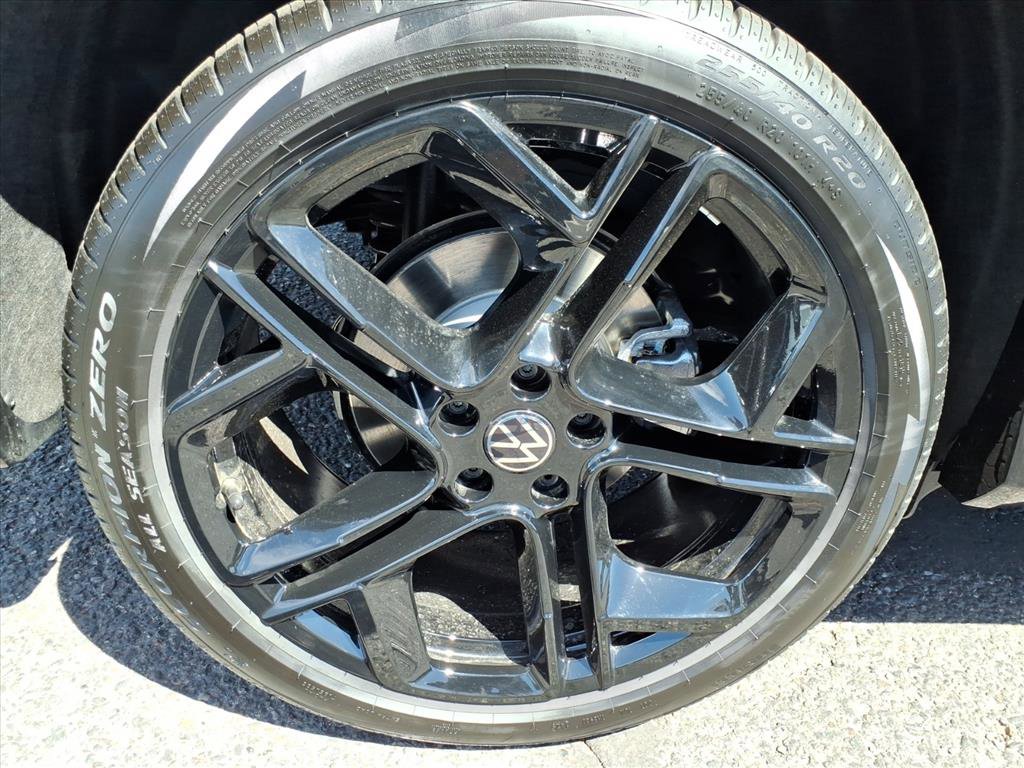 New 2026 Volkswagen Tiguan SE R-Line image 6