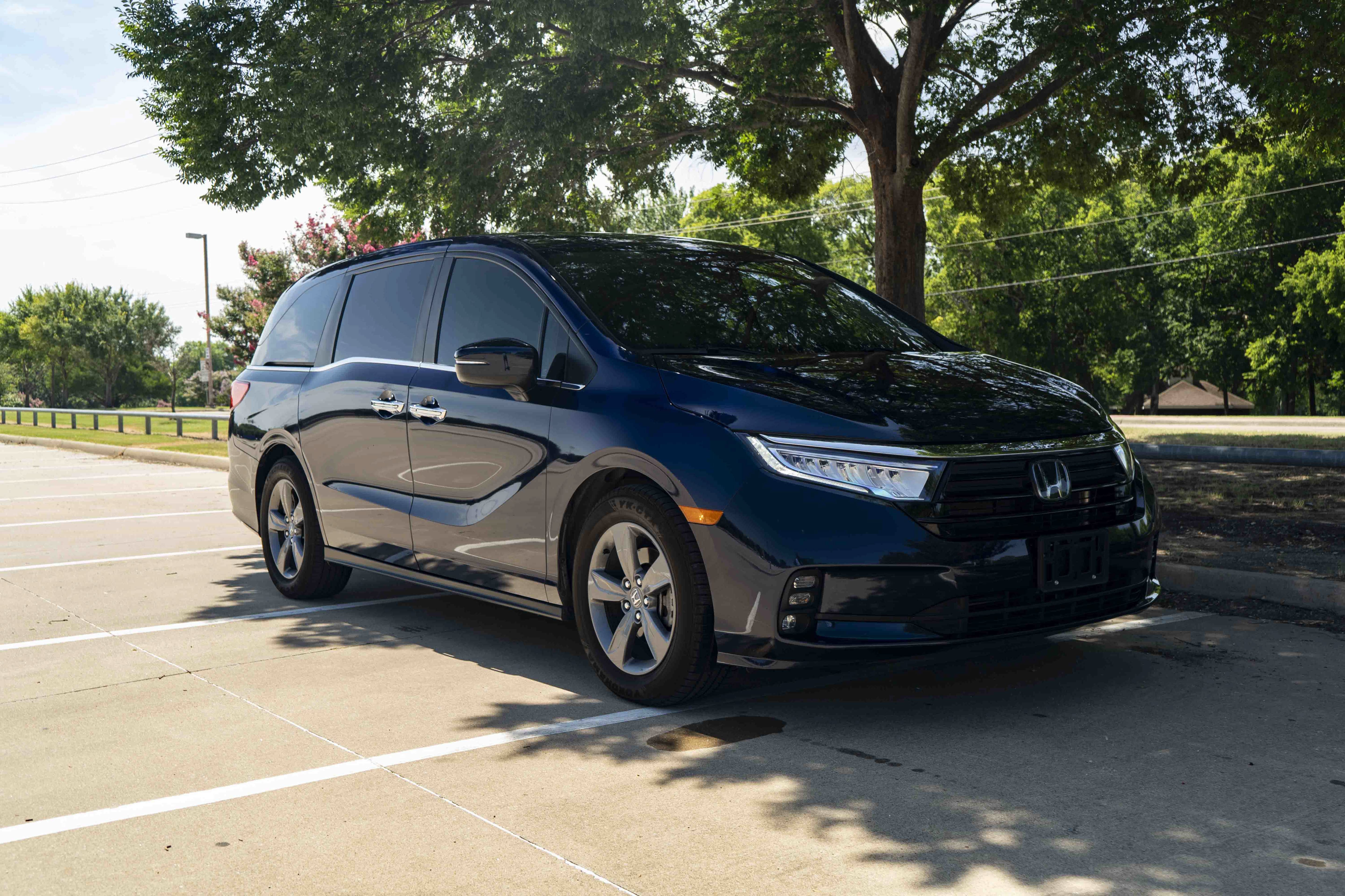 Used 2023 Honda Odyssey EX image 2